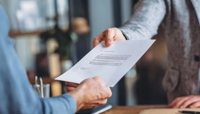 Convocation à l’entretien préalable : le refus de signature n’entraîne pas l’irrégularité